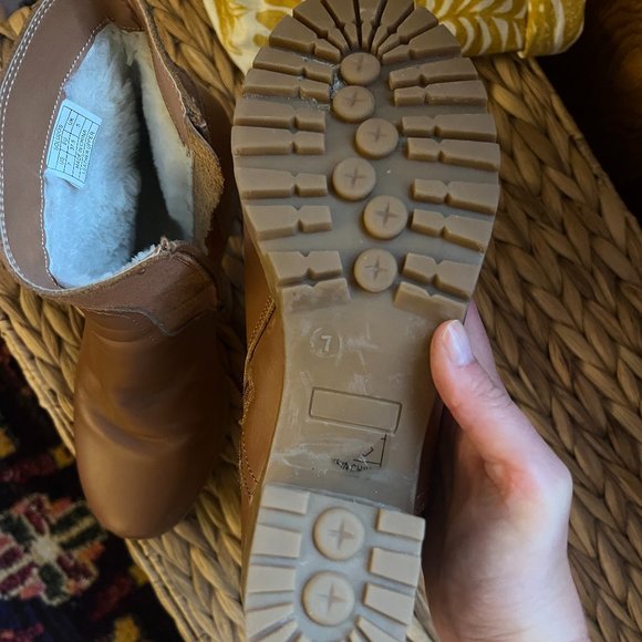 Soludos Dani Shearling Platform Boot, Camel, Size 7 - Picture 6 of 6